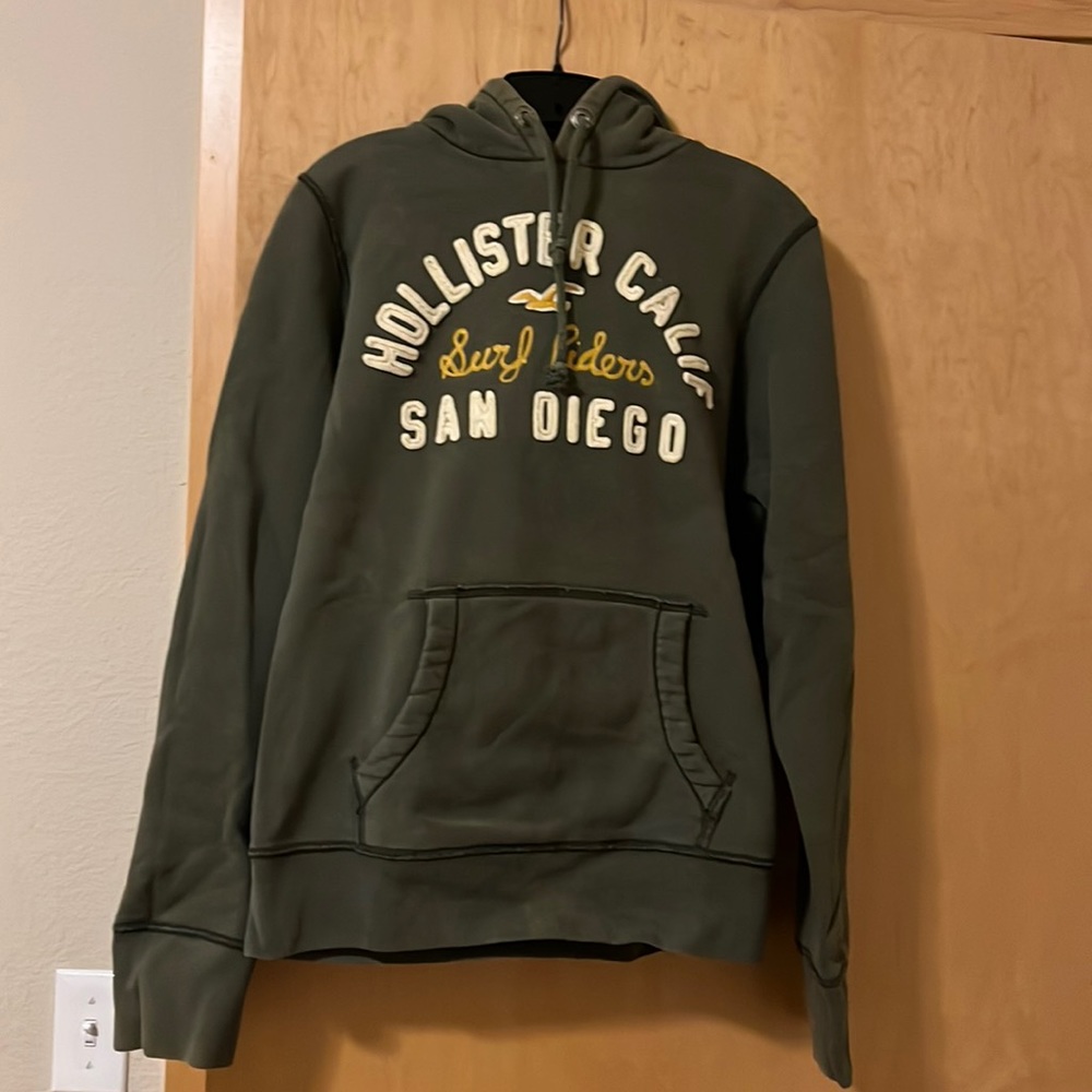 Men’s Green Hollister Hooded Sweatshirt - size medium